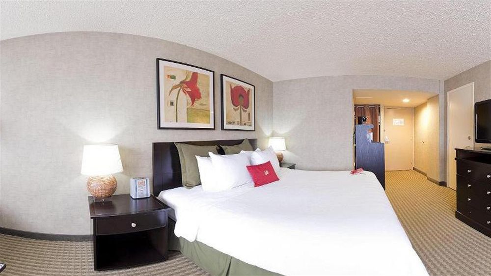 Crowne Plaza San Antonio Airport By Ihg Hotel Exterior photo