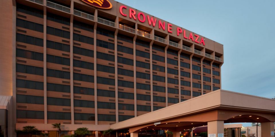 Crowne Plaza San Antonio Airport By Ihg Hotel Exterior photo
