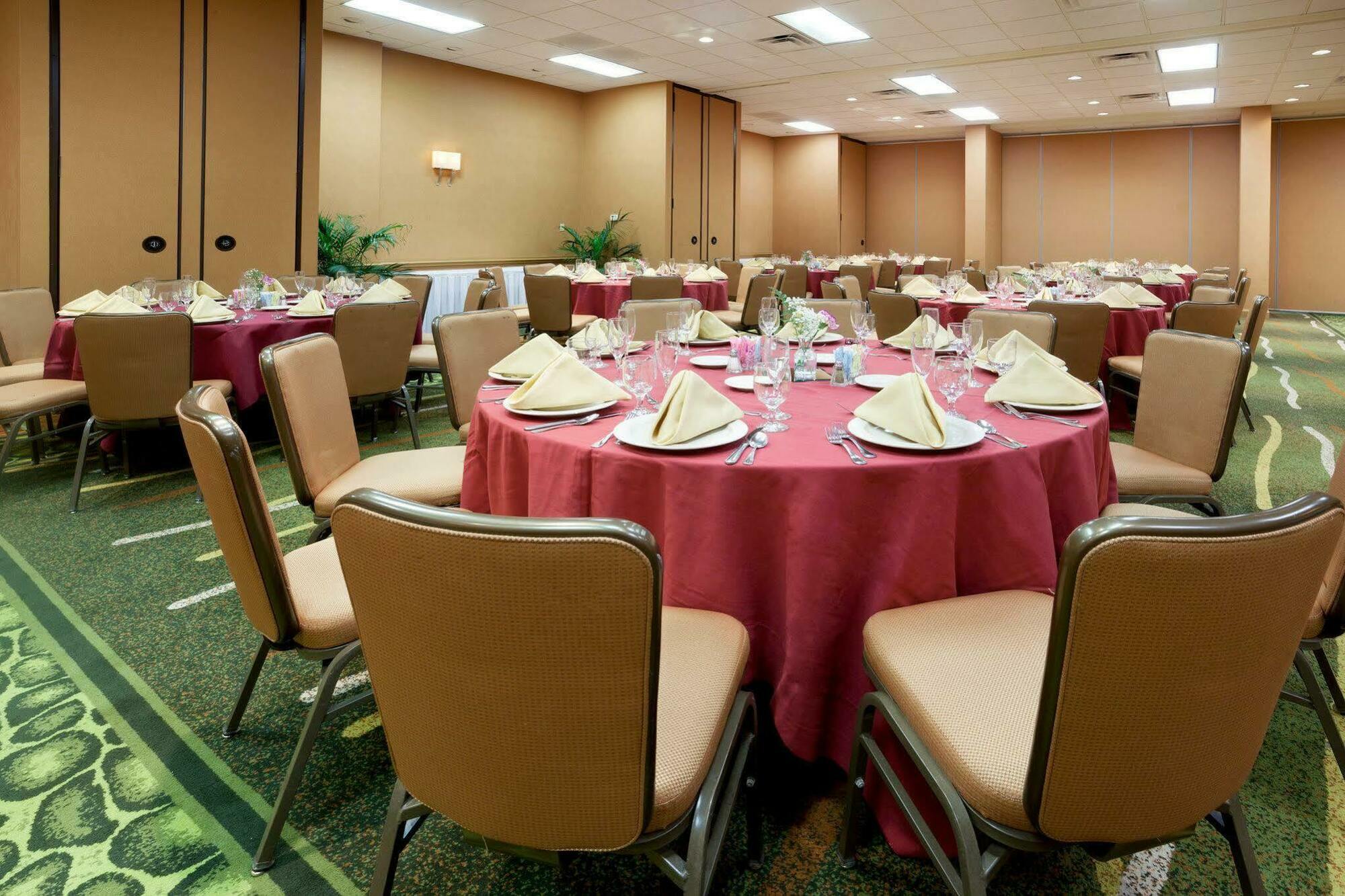 Crowne Plaza San Antonio Airport By Ihg Hotel Restaurant photo